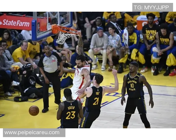 亚当斯空接隔扣申京火箭官媒调侃复仇训练营首日曾被隔扣海王强势回应 亚当斯空接隔扣申京火箭官媒调侃复仇训练营首日曾被隔扣海王强势回应