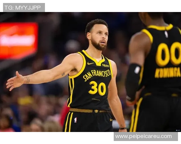 库明加续约小库里加盟勇士NBA最老首发组合正式诞生 库明加续约小库里加盟勇士NBA最老首发组合正式诞生