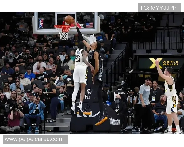 文班亚马表现出色助马刺客场大胜湖人浓眉强势砍下30分13篮板 文班亚马表现出色助马刺客场大胜湖人浓眉强势砍下30分13篮板